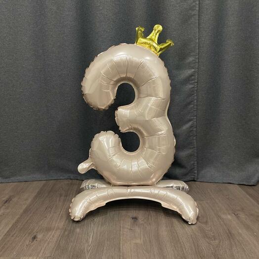 Цифра розовая с короной напольная «3»