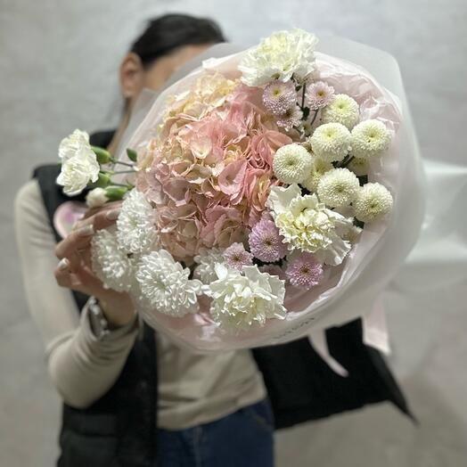 Сборный букет с гортензией💖