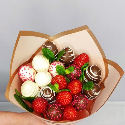 Букет мини клубника в шоколаде, мята