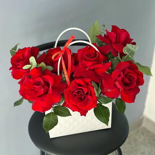 Роскошная сумочка с розой