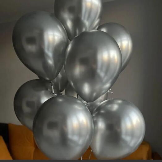 Связка серебряных хромированных шаров