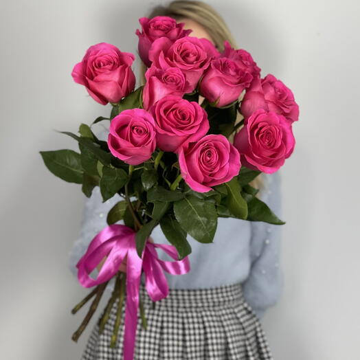 Букет из 11 премиальных ярко - розовых роз 60см. с запахом (24)