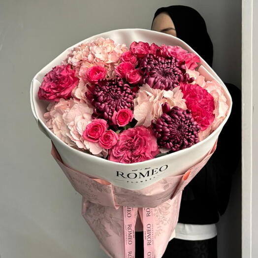 Хит дня с роскошными Бигуди