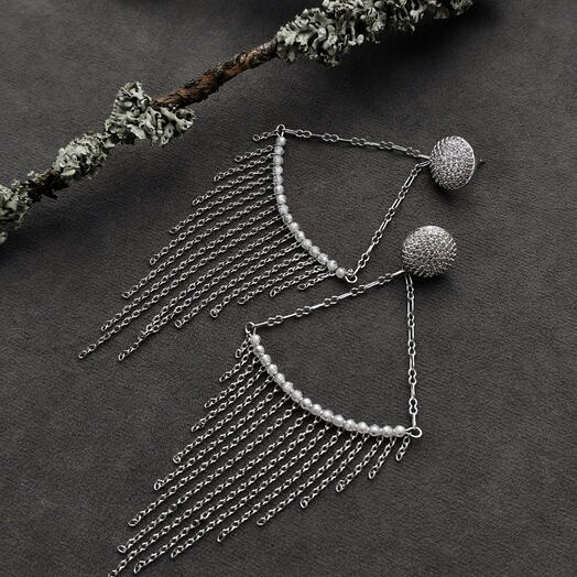 Серьги-гвоздики с цирконием и цепочками