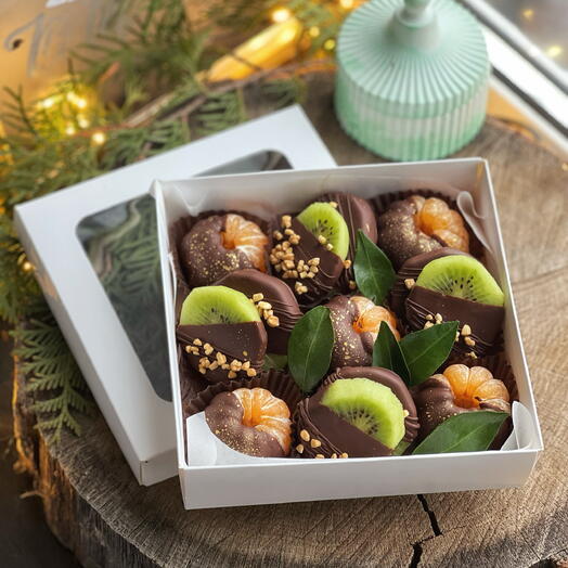 Мандарины и киви в шоколаде