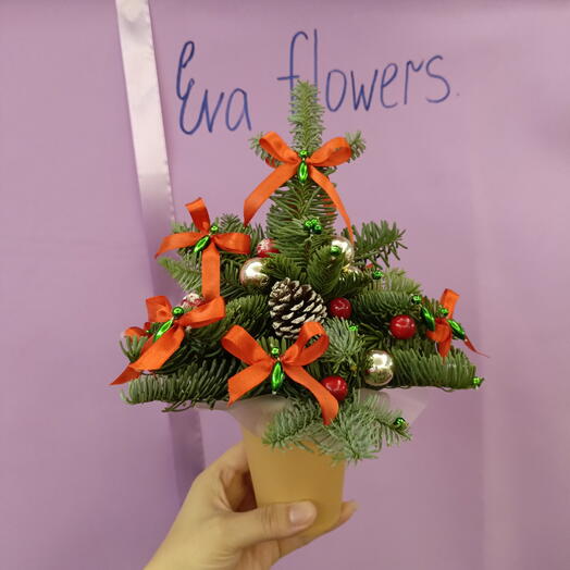 Елка новогодняя мини(нобилис) в стакане с украшением мини