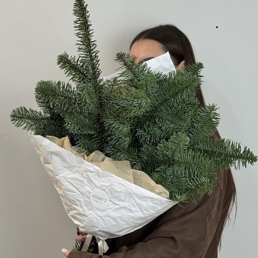 Новогодний букет из нобилиса размер М