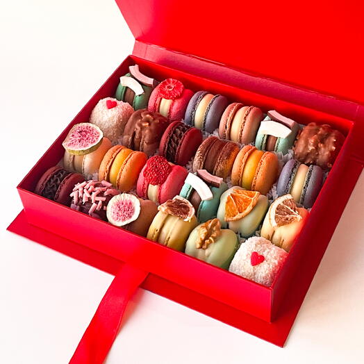 Wow! Шикарный набор макарон ассорти на подарок любимым  в премиальной коробке на 8 марта