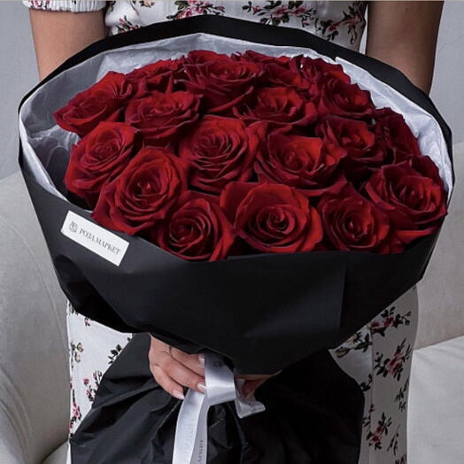 Моно букет из 21 розы 50 см