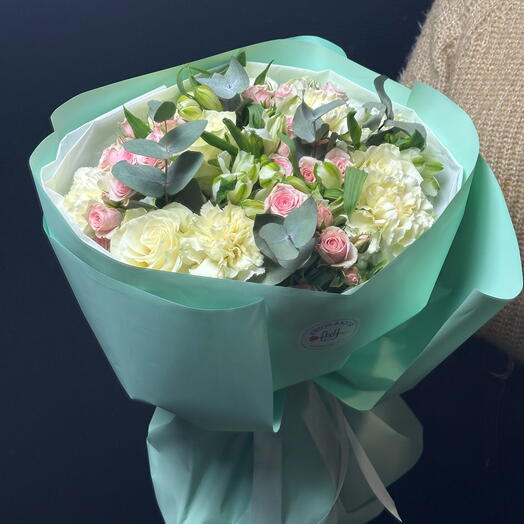 💚 Stylish Pastel Mix with Eucalyptus   Alstroemeria "Mint Breeze" - mix: rose, alstroemeria, carnation
