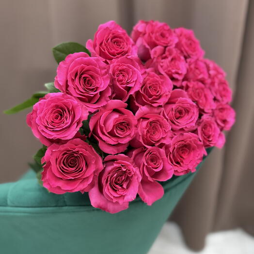 Роза малиновая 21 шт