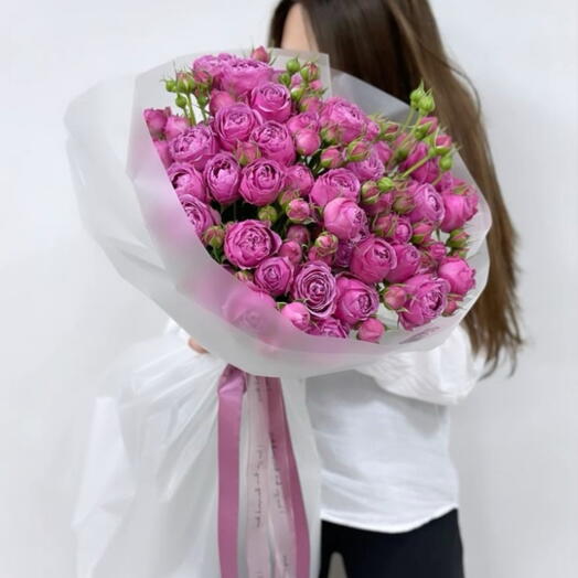 Букет розовых роз для любимых в День влюблённых