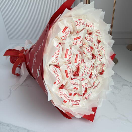 Букет из рафаэлок «Love», сладкий букет любимой