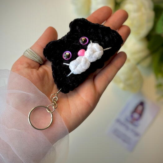 Брелок котик-пельмень черный. Милый обвес на рюкзак или сумку