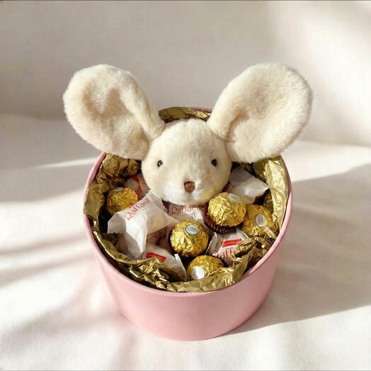 Подарок на день рождения: мягкая игрушка и конфеты, в подарок девушке, ребенку, девочке