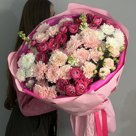 🌸 букет из кустовых пионовидных роз премиальных сортов, диантуса, хризантем