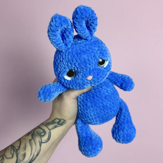 Вязаная игрушка зайка синий 💙