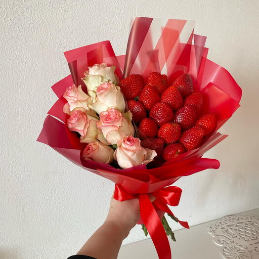 Strawberry bouquet with white flowers