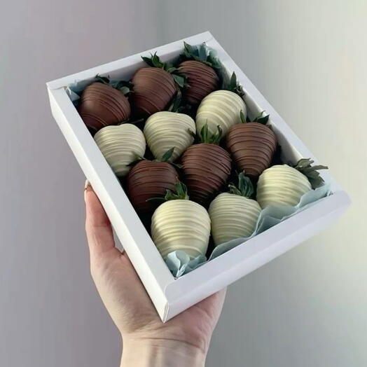 Delicious chocolate dipped strawberries