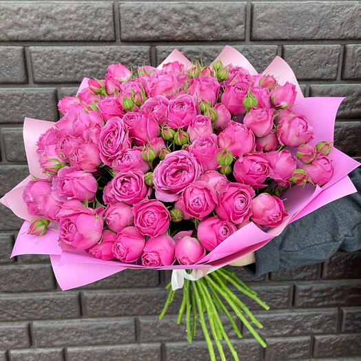 15 пионовидных кустовых роз