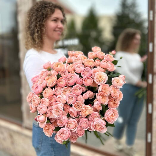 Кустовые розы сорта Джульетта 35 штук