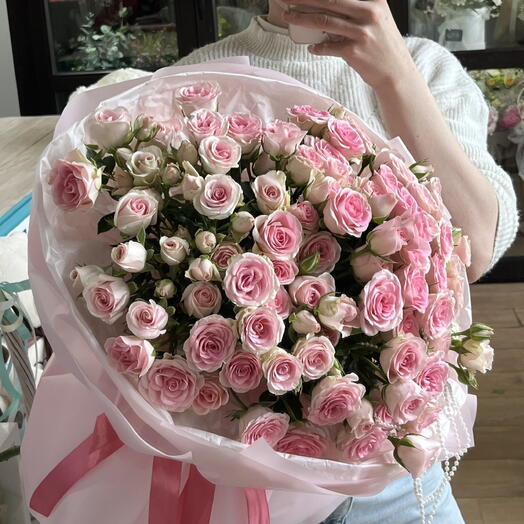 Шикарный букет из кустовых роз Good Mood