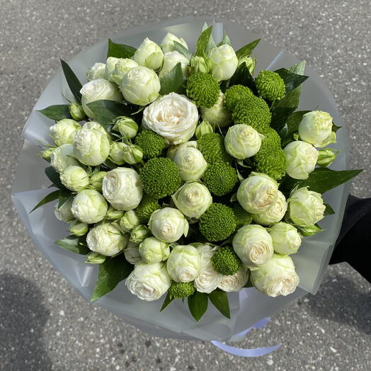 Feeling green, букет с пионовидными розами