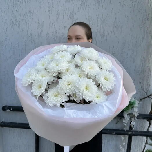 Моно букет из пушистых хризантем
