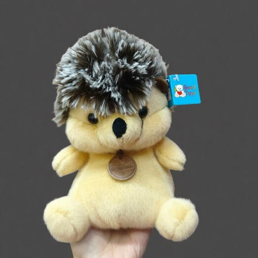 Ежик с медальоном