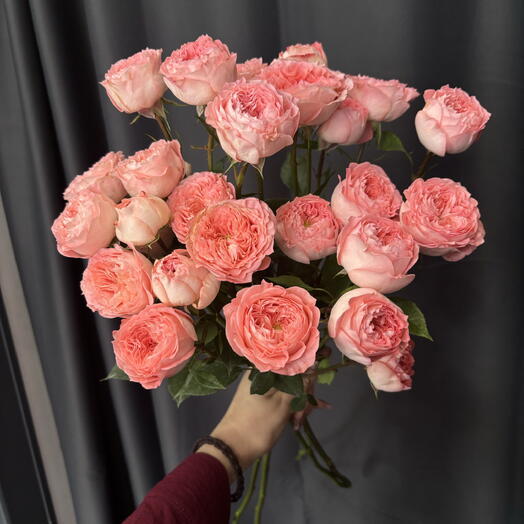 5 кустовых роз под ленту 🌸