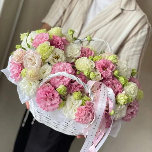 Нежная корзина с эустомой в корзине 💝