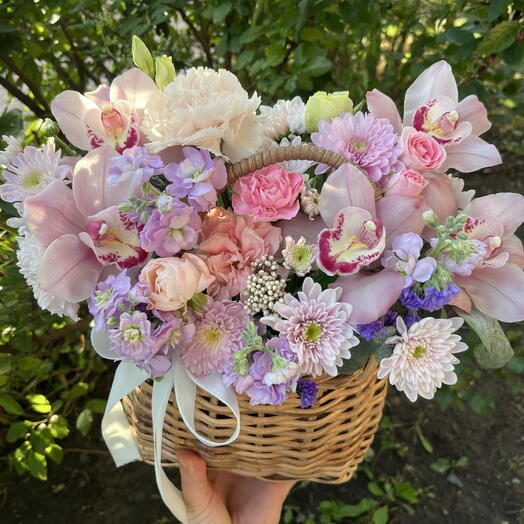 Яркий композиция из орхидея, хризантема, Диантус,роза, маттиола, статица