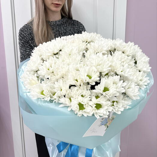 Букет из белых хризантем