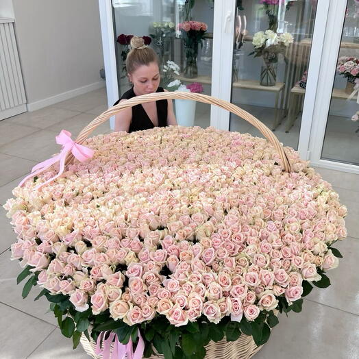 1001 роза в коробке