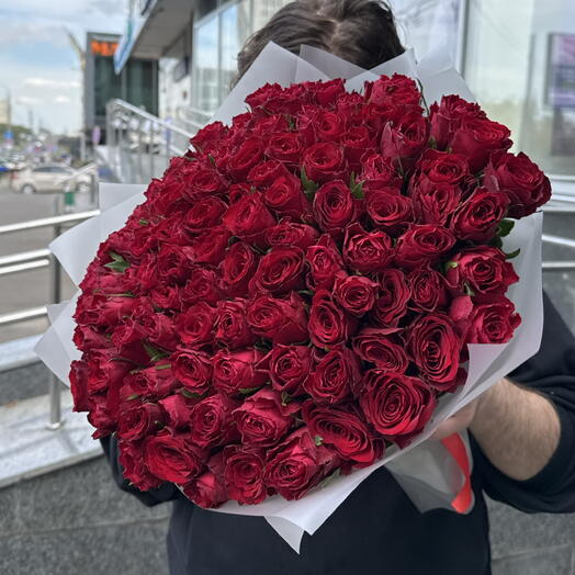 Некрупная бордовая Роза