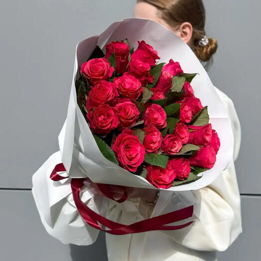 Букет из красных ароматных роз 25 шт. Монобукет 3003. Leoraflowers