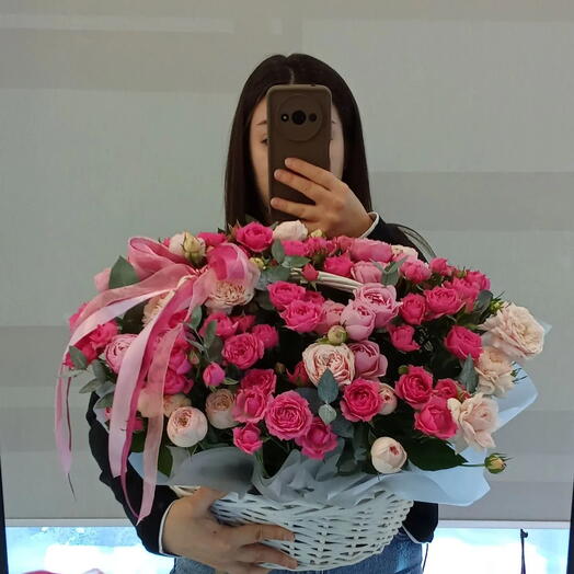 WOW Корзина розовых кустовых роз