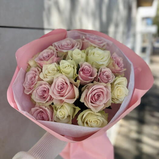 Роза эквадор 19 шт микс 40см