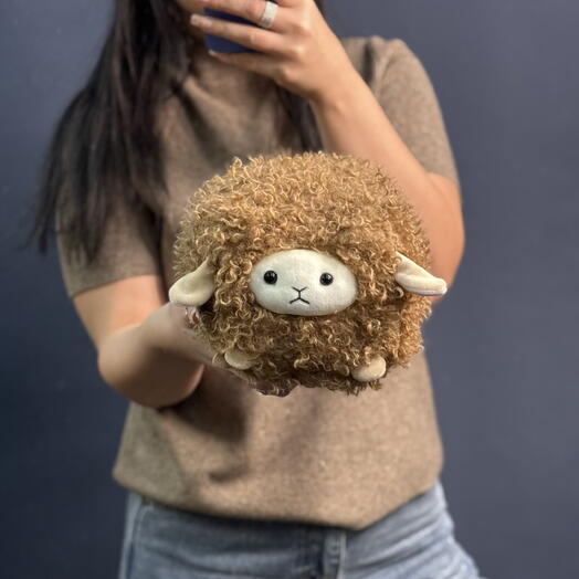 Мягкая игрушка барашек коричневый круглый