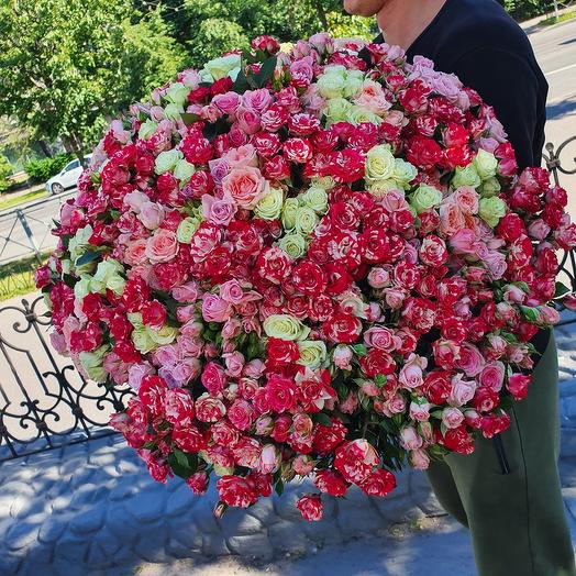 Большой букет 101 роза кустовая микс (E126)