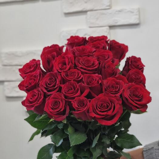 Роза красная 25штук