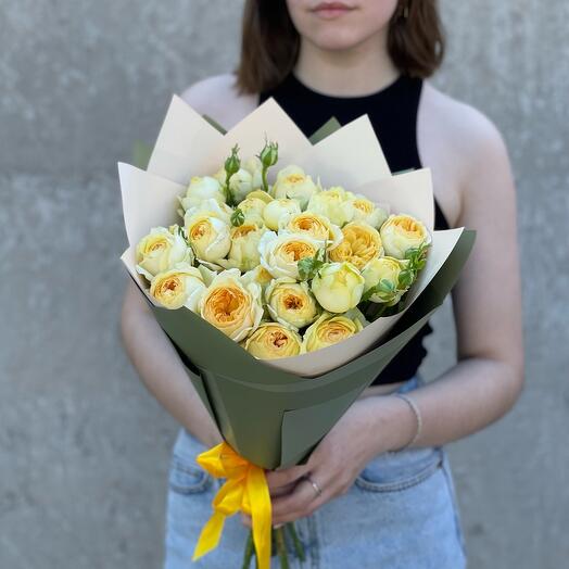 A bouquet of 9 sprigs of lemon rose