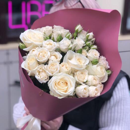 Кустовая белая роза и крупная белая 💞