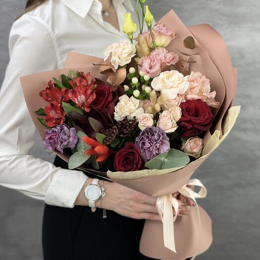 Букет с розами Гибискус