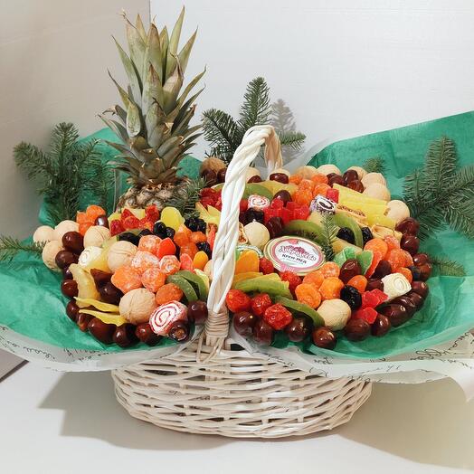 Сухофрукты в Плетёной корзине