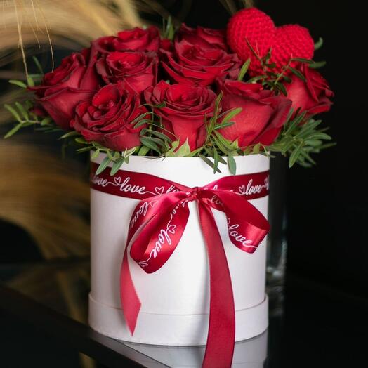Rosas escarlatas en una Caja