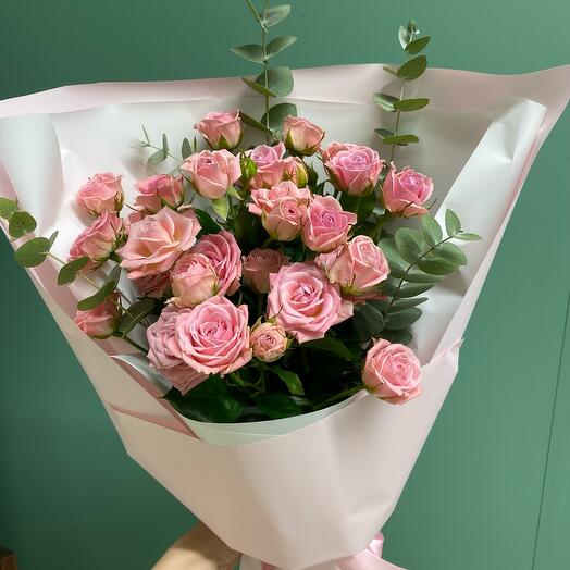 Букет из кустовых роз