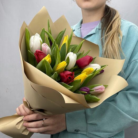Букет 19 микс тюльпанов