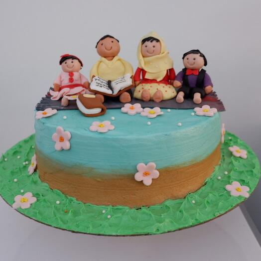 Family sugar figures cake