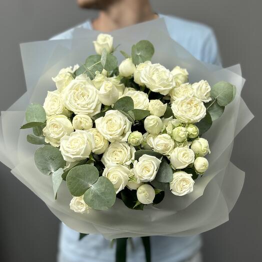 Peony-Shaped White Roses with Eucalyptus (0002)